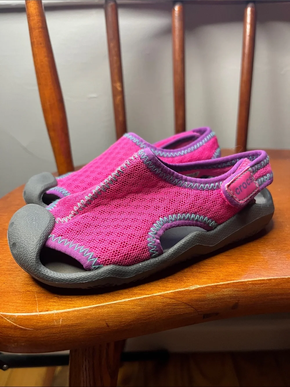 NWOT Crocs Kids Swiftwater Sandals Magenta Purple Water Shoes Size 9